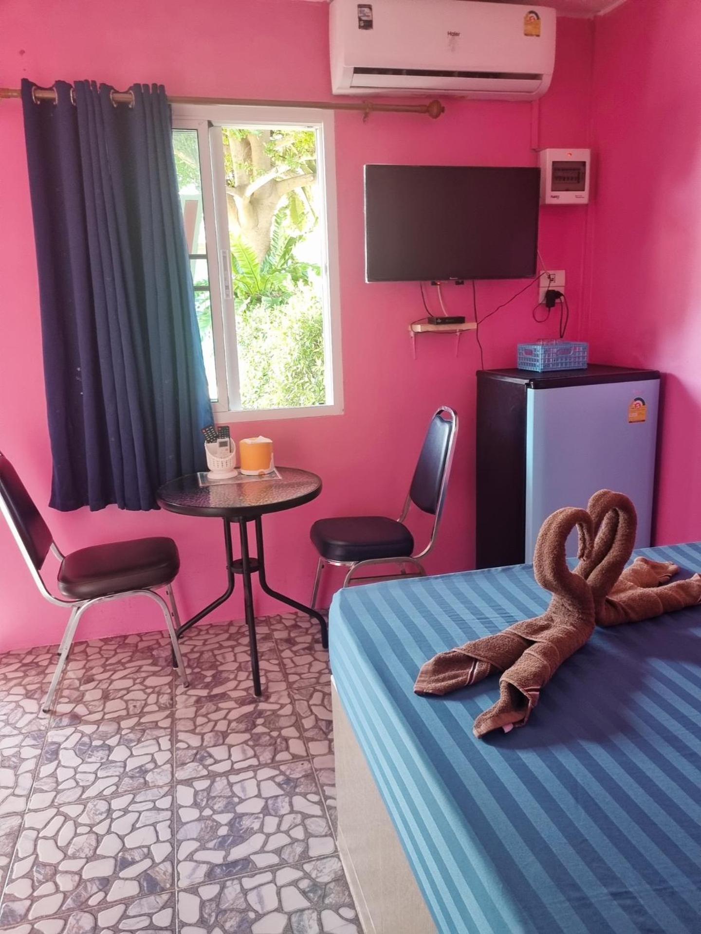 In Love Resort Chai Nat Exteriör bild