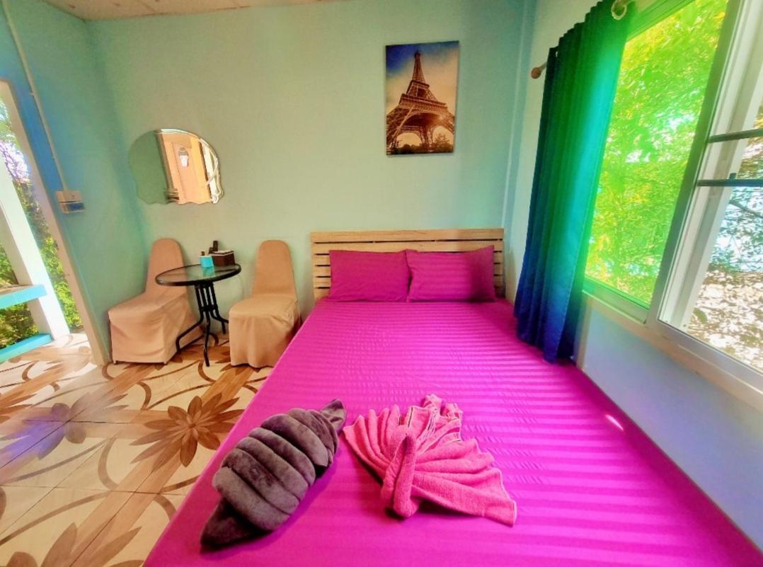 In Love Resort Chai Nat Exteriör bild